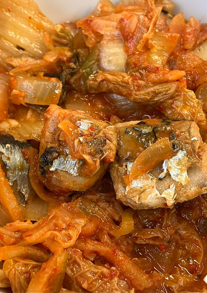 さんま水煮缶で韓国風サンマキムチの炒め-レシピのメイン写真