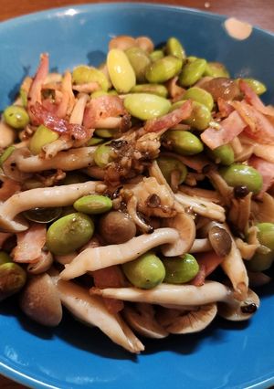 枝豆とシメジのベーコン炒め-レシピのメイン写真