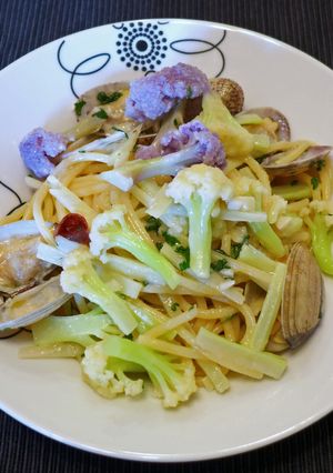 カリフローレ（２色）とアサリのパスタ-レシピのメイン写真