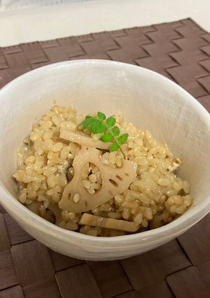 れんこんと油揚げの玄米おこわ-レシピのメイン写真