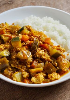 レンジで鶏肉とたっぷり野菜のキーマカレー-レシピのメイン写真