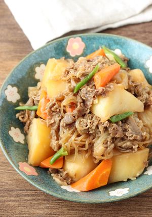 出汁いらずで深い味【極うま肉じゃが】-レシピのメイン写真