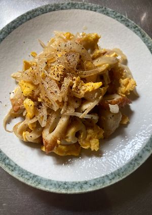 玉ねぎと竹輪と卵のマヨネーズ炒め-レシピのメイン写真
