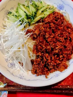 ハグハグ🖤💛ジャージャー麺-レシピのメイン写真