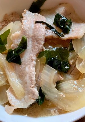 新玉葱と豚バラ肉の柚子ポン蒸し-レシピのメイン写真