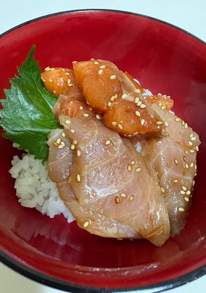 マグロとサーモンのにんにくごま油香る漬け丼-レシピのメイン写真