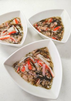 包丁いらず♪もずく酢とツナのカニカマ和え-レシピのメイン写真