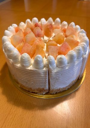 桃のデコレーションケーキ-レシピのメイン写真