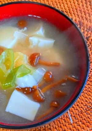 なめこと豆富の味噌汁-レシピのメイン写真