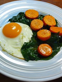 おかわかめと人参のソテー 目玉焼き-レシピのメイン写真