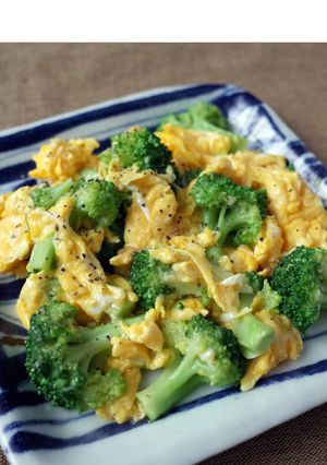 お花畑みたい！ブロッコリーと卵の中華炒め-レシピのメイン写真