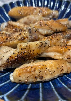 手が止まらない!胡椒まみれな手羽先焼き-レシピのメイン写真