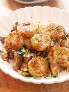 長芋と舞茸のおかかバター炒め-レシピのメイン写真
