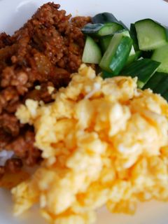 不器用タコミート三色丼-レシピのメイン写真