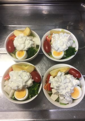 超簡単！腸活ヨーグルトソース掛けサラダ-レシピのメイン写真