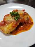 鶏もも肉のトマトチーズ焼き