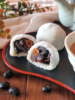 黒豆茶の出がらしリメイク☆簡単豆大福。-レシピのメイン写真