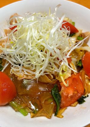 豚ばら肉とトマトの中華風タンミョン炒め-レシピのメイン写真