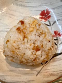 梅、おかか、天かすのおにぎり♪-レシピのメイン写真