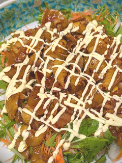 鶏皮のピリ辛照り焼きサラダ-レシピのメイン写真
