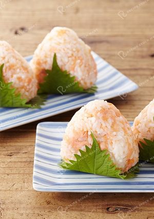 ごま鮭おにぎり-レシピのメイン写真