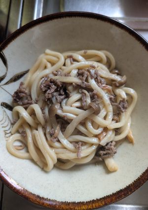 簡単★キノコと挽肉の焼きうどん-レシピのメイン写真