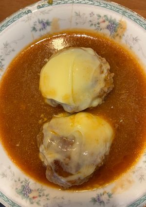 定番調味料でプロの味♪濃厚チーズ煮込みハンバーグ-レシピのメイン写真