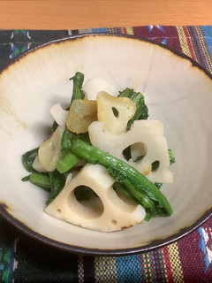 レンコンと春菊の炒め物(洋風)-レシピのメイン写真