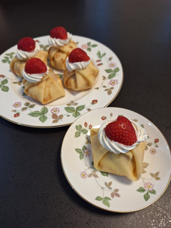 旬の苺で簡単クレープ包みケーキ雛祭りにも-レシピのメイン写真
