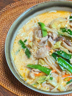 豚バラ肉とたっぷり野菜の煮込みラーメン-レシピのメイン写真