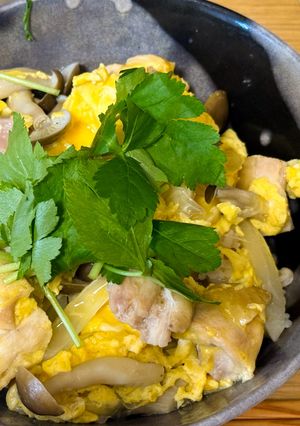 白だしでふわとろ!しめじたっぷり親子丼-レシピのメイン写真