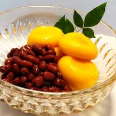 A picture of 南瓜の豆腐白玉と酢小豆　露茜のシロップ.