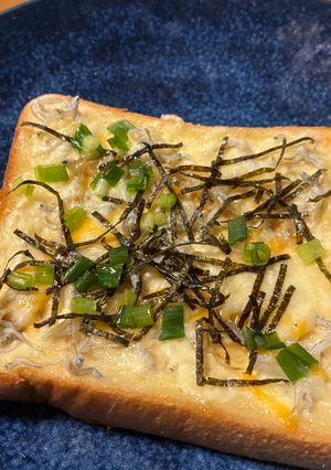 絶品やみつき!しらすマヨ醤油トースト!-レシピのメイン写真