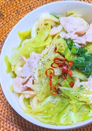 キャベツたっぷりピリ辛豚うどん-レシピのメイン写真