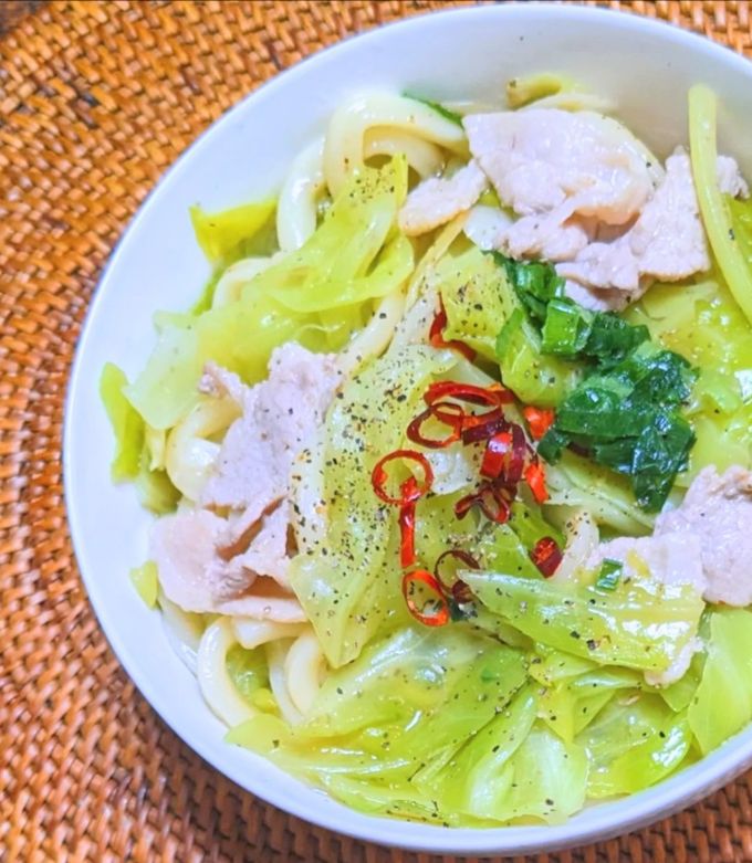 キャベツたっぷりピリ辛豚うどん-レシピのメイン写真