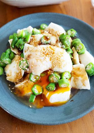 【豆腐とオクラのわさび醤油】温玉とろ〜り♡簡単♪-レシピのメイン写真