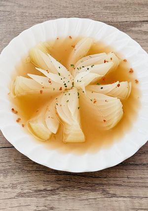 袋でレンチン♪丸ごと玉ねぎスープ-レシピのメイン写真
