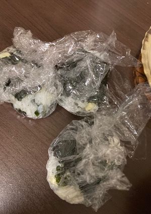 チーズわかめおにぎり-レシピのメイン写真