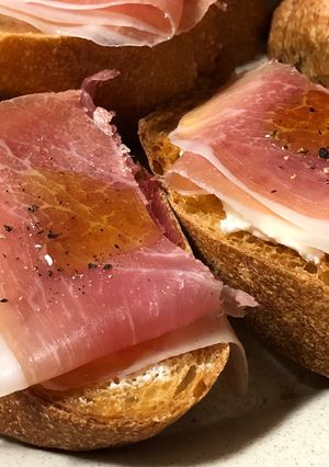 生ハムとクリームチーズのカナッペ🥖🥩🧀-レシピのメイン写真
