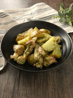 鶏肉とじゃが芋のジェノベーゼソース炒め-レシピのメイン写真
