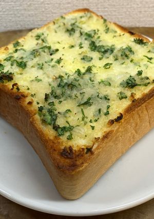 新玉葱入りガーリックトースト🧄-レシピのメイン写真