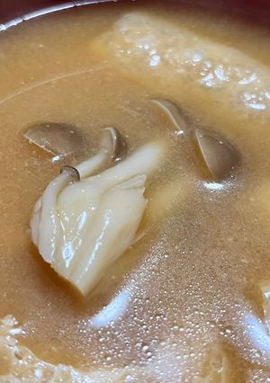 しめじと油揚げのみそ汁-レシピのメイン写真