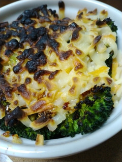 ブロッコリーに食べるラー油とマヨチーズ-レシピのメイン写真