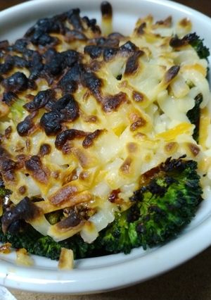 ブロッコリーに食べるラー油とマヨチーズ-レシピのメイン写真