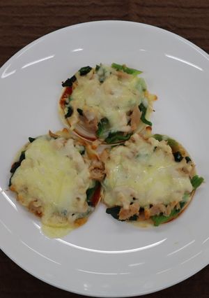 たまねぎたっぷり餃子の皮のピザ-レシピのメイン写真
