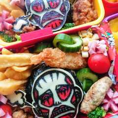 รูปของ 進撃の巨人超大型　キャラ弁