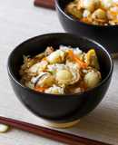 ベビーほたてと根菜の炊き込みご飯