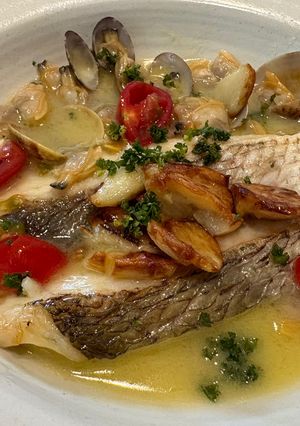 【白身魚】アクアパッツァ(ニンニク、アサリ入り)-レシピのメイン写真