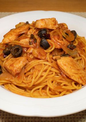 秋鮭とブラックオリーブのパスタ-レシピのメイン写真