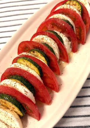 ズッキーニとトマトの簡単前菜-レシピのメイン写真